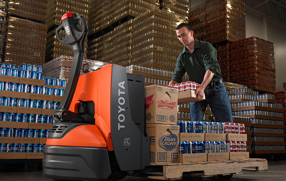 Electric Pallet Trucks in Warehouses: What Buyers Should Really Know