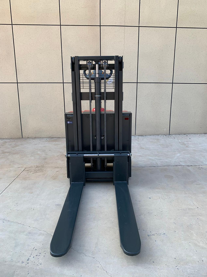 Electric Stacker Crane